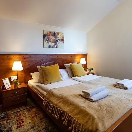 Monte Balaton パロズナク