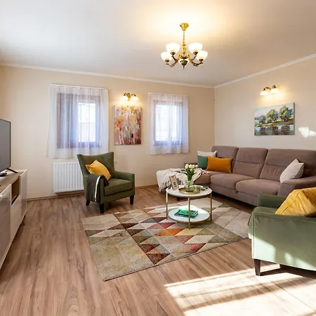 Monte Balaton パロズナク