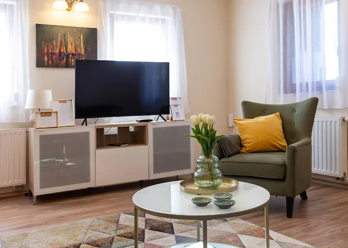 Monte Balaton בית נופש פלוזנק